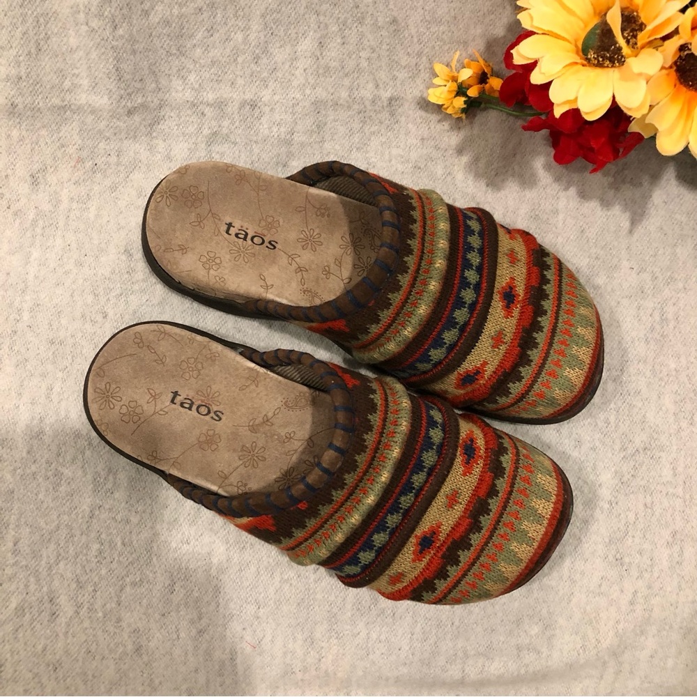 NWOT - Taos Multi-Colored Sweater Clogs - Picture 11 of 16